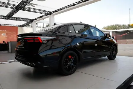 مزایده خودرو فونیکس، آریزو 6 جی تی (Z6 GT) اکسلنت