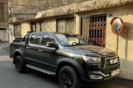 مزایده خودرو کی ام سی، T8 دنده ای