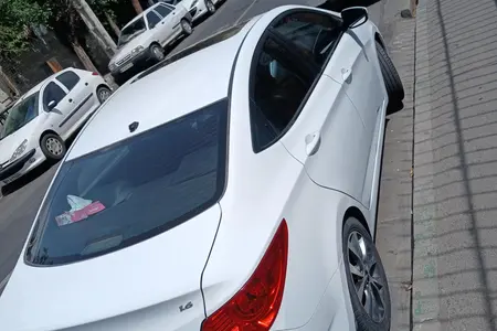 مزایده خودرو هیوندای، اکسنت 1.6 لیتر ساده