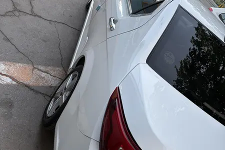 مزایده خودرو دنا، پلاس EF7 اتوماتیک توربو ساده