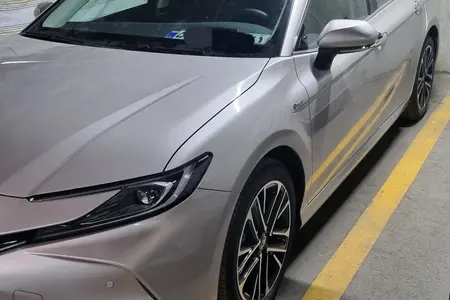 مزایده خودرو تویوتا، کمری هیبرید 2.5 لیتر پریمیوم ادیشن