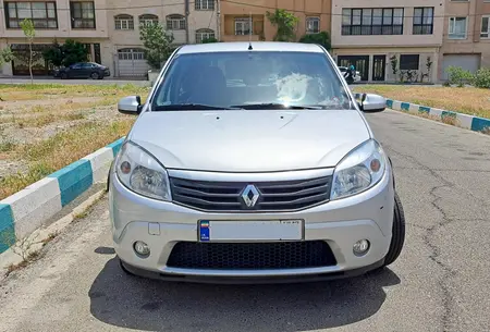 مزایده خودرو رنو، ساندرو اتوماتیک