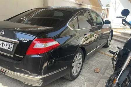 مزایده خودرو نیسان، تی ینا اتوماتیک