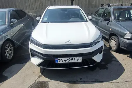 مزایده خودرو کی ام سی، J7 اتوماتیک