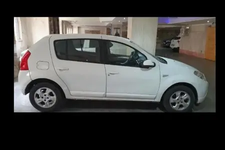 مزایده خودرو رنو، ساندرو اتوماتیک
