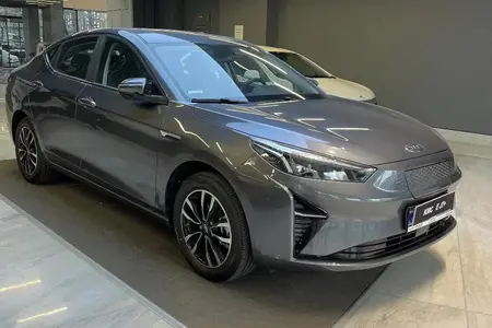 مزایده خودرو کی ام سی، eJ7 پلاس