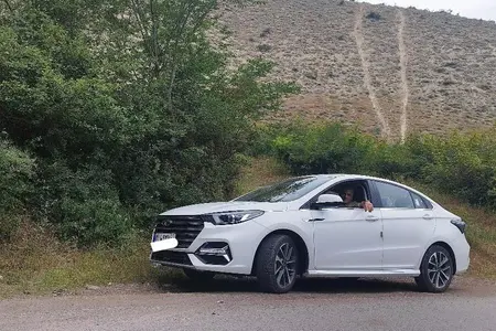 مزایده خودرو فونیکس، آریزو 6 پرو اتوماتیک