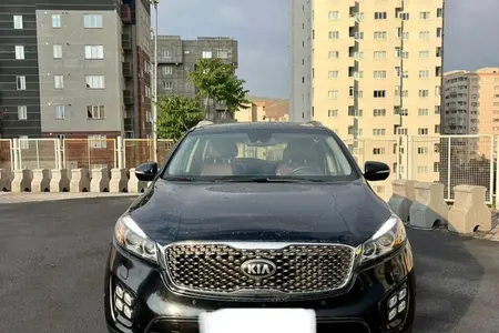 مزایده خودرو کیا، سورنتو 4 سیلندر GT لاین