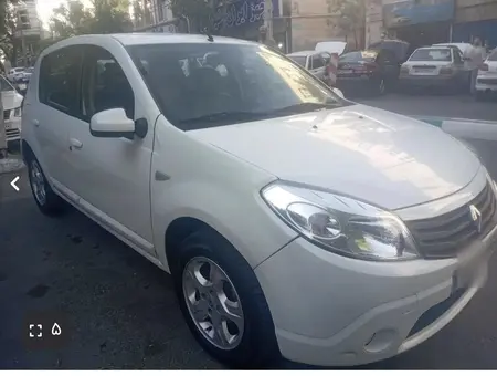 مزایده خودرو رنو، ساندرو اتوماتیک