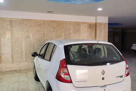 مزایده خودرو رنو، ساندرو اتوماتیک