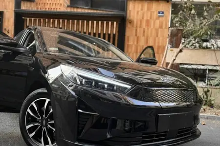 مزایده خودرو کی ام سی، eJ7 ساده