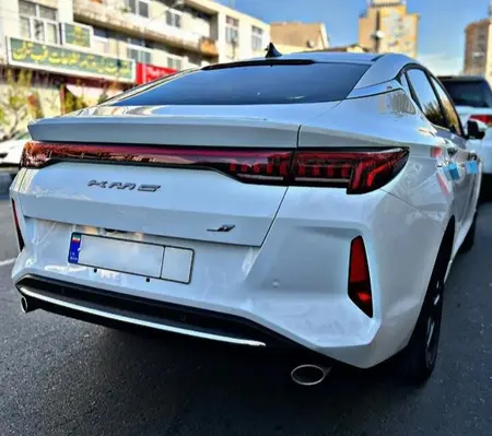 مزایده خودرو کی ام سی، J7 اتوماتیک