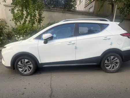 مزایده خودرو کی ام سی، SR3 1.6 لیتر