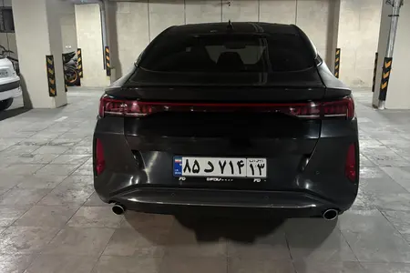 مزایده خودرو کی ام سی، J7 اتوماتیک