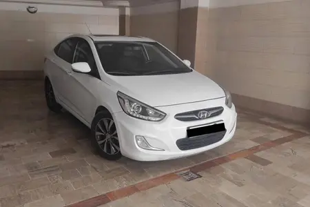 مزایده خودرو هیوندای، اکسنت 1.6 لیتر بلو