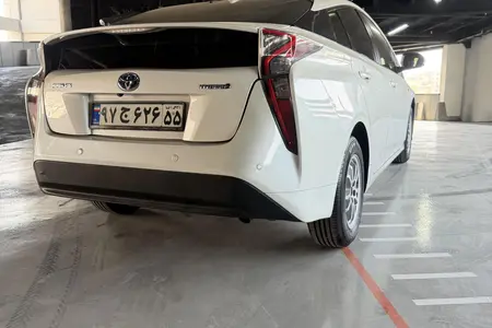 مزایده خودرو تویوتا، پریوس تیپ C