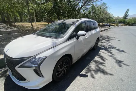 مزایده خودرو فردا، سوبا M4 اتوماتیک