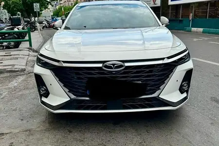 مزایده خودرو فونیکس، آریزو 8 (Z8) اکسلنت