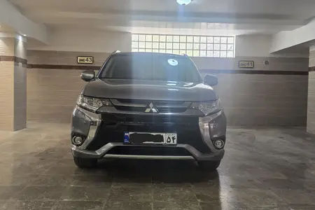 مزایده خودرو میتسوبیشی، اوتلندر PHEV اتوماتیک