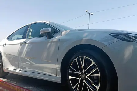 مزایده خودرو تویوتا، کمری هیبرید 2.5 لیتر پریمیوم ادیشن