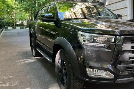 مزایده خودرو کی ام سی، T8 دنده ای