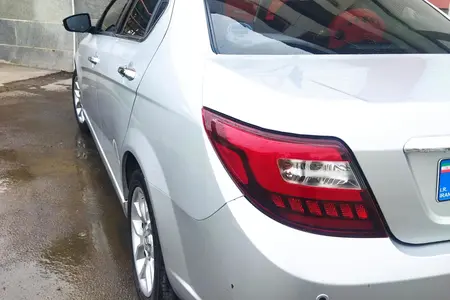 مزایده خودرو دنا، پلاس EF7 اتوماتیک توربو ساده