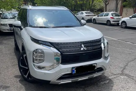 مزایده خودرو میتسوبیشی، اوتلندر دو دیفرانسیل H لاین