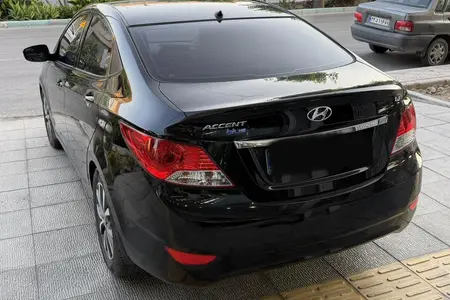 مزایده خودرو هیوندای، اکسنت 1.6 لیتر بلو