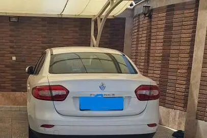 مزایده خودرو رنو، فلوئنس E4