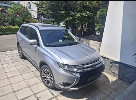 مزایده خودرو میتسوبیشی، اوتلندر دو دیفرانسیل تیپ 3