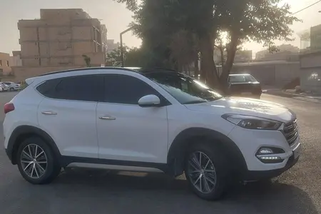 مزایده خودرو هیوندای، توسان 2.0 لیتر دو دیفرانسیل