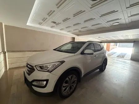 مزایده خودرو هیوندای، سانتافه 4 سیلندر دو دیفرانسیل