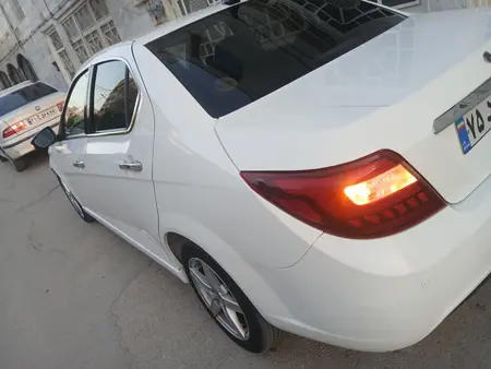 مزایده خودرو دنا، پلاس EF7P 6 دنده