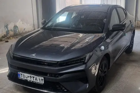 مزایده خودرو کی ام سی، J7 اتوماتیک