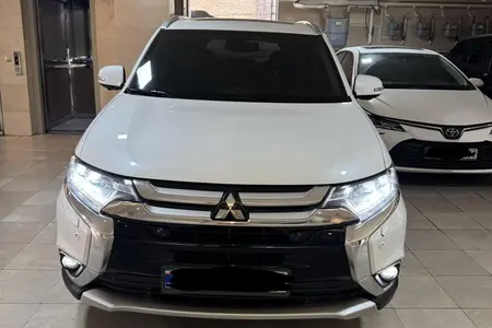 مزایده خودرو میتسوبیشی، اوتلندر دو دیفرانسیل تیپ 5