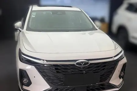 مزایده خودرو فونیکس، آریزو 8 (Z8) اکسلنت