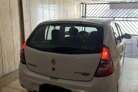مزایده خودرو رنو، ساندرو اتوماتیک