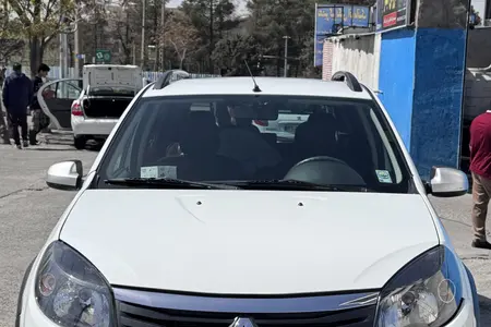 مزایده خودرو رنو، ساندرو استپ وی اتوماتیک