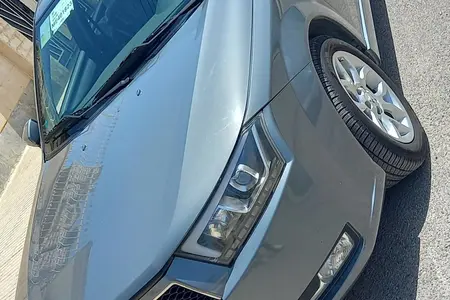 مزایده خودرو دنا، پلاس EF7 اتوماتیک توربو ساده