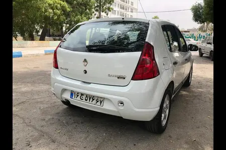 مزایده خودرو رنو، ساندرو دنده ای