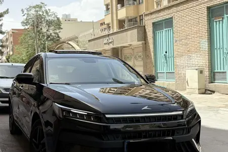 مزایده خودرو کی ام سی، J7 اتوماتیک