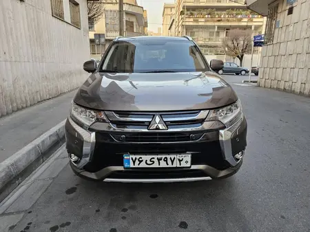 مزایده خودرو میتسوبیشی، اوتلندر دو دیفرانسیل تیپ 5