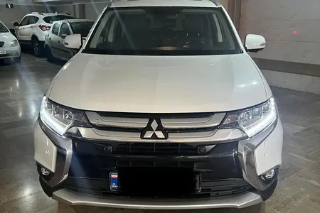 مزایده خودرو میتسوبیشی، اوتلندر دو دیفرانسیل تیپ 5