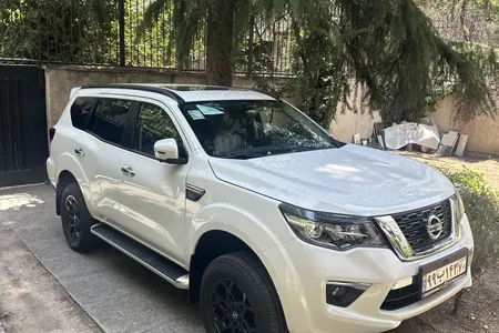 مزایده خودرو نیسان، ترا اکسکلوسیو