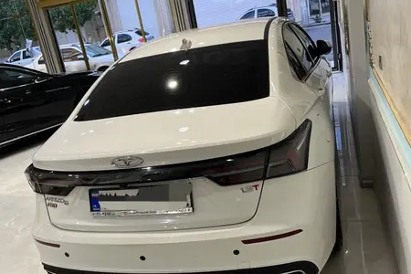 مزایده خودرو فونیکس، آریزو 6 پرو اتوماتیک