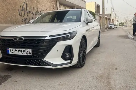 مزایده خودرو فونیکس، آریزو 8 (Z8) اکسلنت