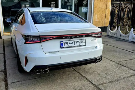 مزایده خودرو فونیکس، آریزو 8 (Z8) اکسلنت