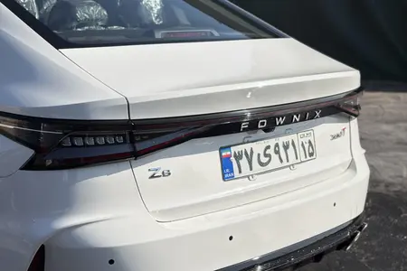 مزایده خودرو فونیکس، آریزو 8 (Z8) اکسلنت