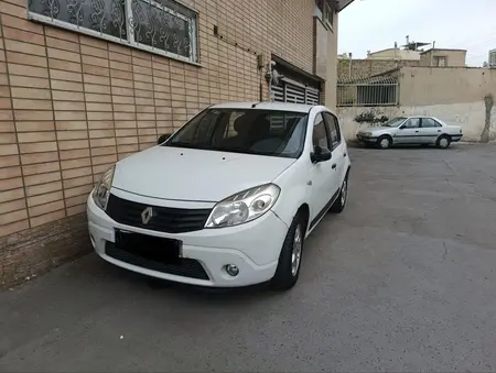 مزایده خودرو رنو، ساندرو دنده ای