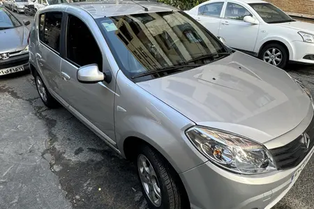 مزایده خودرو رنو، ساندرو اتوماتیک